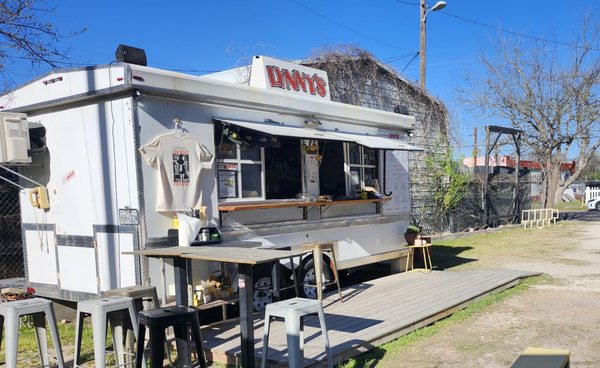 Lynny's by null