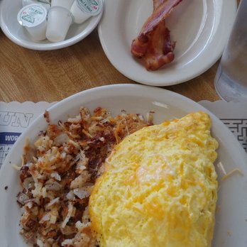 Just Judy's - Western omelet with home fries and crunchy bacon - Breakfast & Brunch Near Me - Indianapolis, Indiana Just Judy's - Western omelet with home fries and crunchy bacon - Breakfast & Brunch Near Me - Indianapolis, Indiana