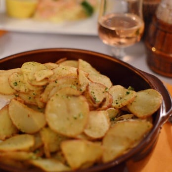 Le Relais Gascon - "Salade géante" - French Southwest Near Me - Paris, 75 Le Relais Gascon - "Salade géante" - French Southwest Near Me - Paris, 75
