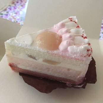 美心西餅 - Lychee cake ($20) was mediocre - Bakeries Near Me - Hong Kong, HK