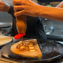 La Crêperie de Hampstead - Banana & Biscoff Cookie Butter Crepe (~£7) - in the making