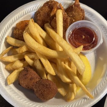 FatCat Fish & Grill - Kids shrimp  French fries  Hush puppies  Ketchup  One lemon wedge - Seafood Near Me - Amarillo, Texas