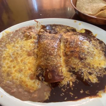 Rosa's Restaurant - Chicken enchilada & chile relleno - Mexican Near Me - Hermosa Beach, California
