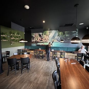 Wakai - Interior - Chinese Near Me - Sherbrooke, Quebec