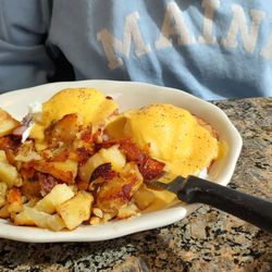 Colonie Diner - Eggs Benedict