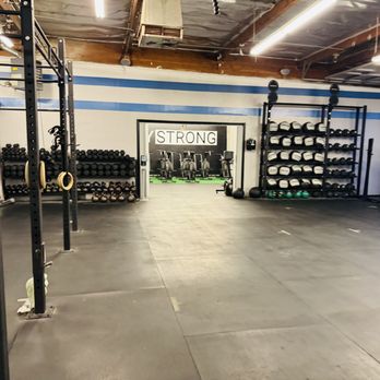 Valley Strong - Interval Training Gyms Near Me - Canoga Park, California