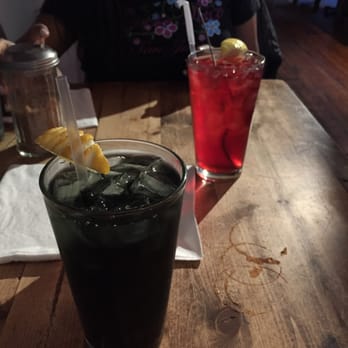 Liquid Earth - Chlorophyll drink (green) and Raspberry iced tea - Vegan Near Me - Baltimore, Maryland
