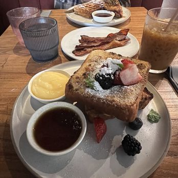Between Us - Cookie Crunch French Toast - Breakfast & Brunch Near Me - San Diego, California Between Us - Cookie Crunch French Toast - Breakfast & Brunch Near Me - San Diego, California