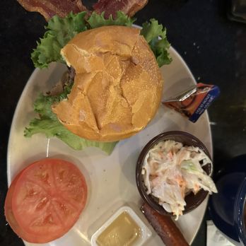 La Belle & La Boeuf - Bacon burger - Burgers Near Me - Montreal, Quebec La Belle & La Boeuf - Bacon burger - Burgers Near Me - Montreal, Quebec