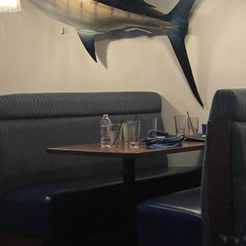 Cafe Blue - Dirty tables - Seafood Near Me - Austin, Texas