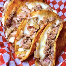 El Remedio mariscos y Taqueria - Quesitacos de carnitas