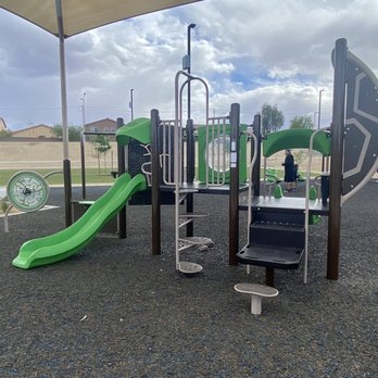 Dundee Jones Park - Smaller kid jungle gym - Dog Parks Near Me - Henderson, Nevada