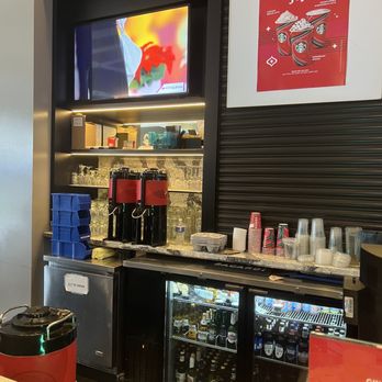 Hilton Miami Downtown - Starbucks - Hotels Near Me - Miami, Florida