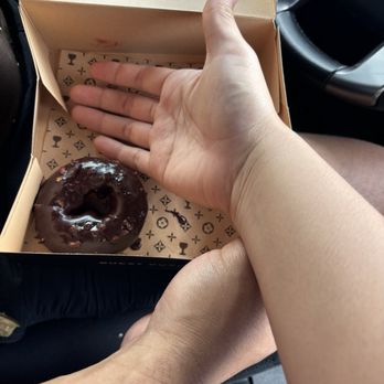 Holey Grail Donuts - Chocolate donut - Vegan Near Me - Hanalei, Hawaii Holey Grail Donuts - Chocolate donut - Vegan Near Me - Hanalei, Hawaii