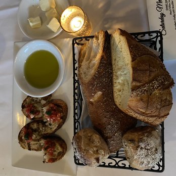 Cafe Testarossa - complimentary bread - Italian Near Me - Syosset, New York