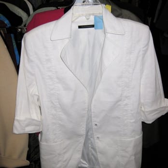 UCLA Thrift Shop - the Tahari blazer I bought for $25 - Thrift Stores Near Me - Los Angeles, California UCLA Thrift Shop - the Tahari blazer I bought for $25 - Thrift Stores Near Me - Los Angeles, California