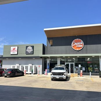 Iron Ranch Kitchen - Outside - Burgers Near Me - Austin, Texas