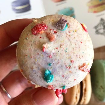 Lady Yum - Pioneer Square - My fave, the shindig macaron! - Macarons Near Me - Seattle, Washington