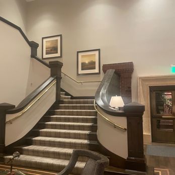 Menlo Tavern - Inside reception area - Breakfast & Brunch Near Me - Menlo Park, California Menlo Tavern - Inside reception area - Breakfast & Brunch Near Me - Menlo Park, California