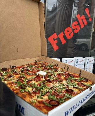 Williamsburg Pizza by null