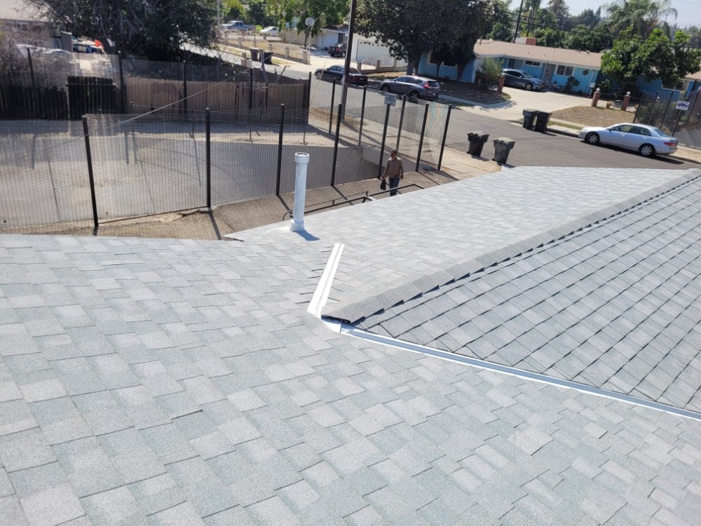 Slide of Hernandez Roofing