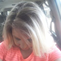 Salon LaFaye