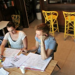 Expanish - Escuela de Español - Estudiantes en el comedor de  la escuela