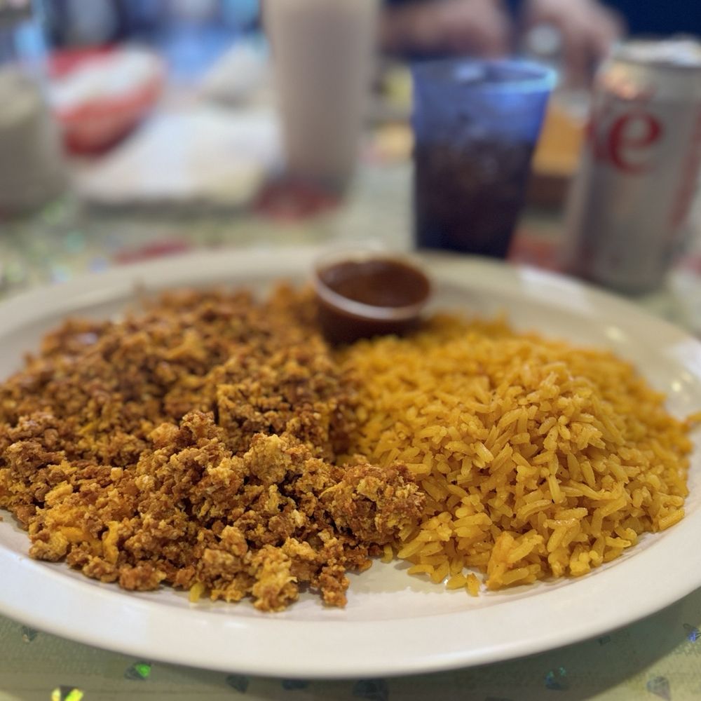 Sabores De Oaxaca - Huevos revueltos con chorizo - Mexican Near Me - Los Angeles, California