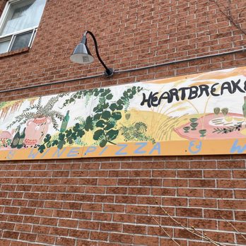 Heartbreakers Pizza - Side of the store - Pizza Near Me - Ottawa, Ontario Heartbreakers Pizza - Side of the store - Pizza Near Me - Ottawa, Ontario