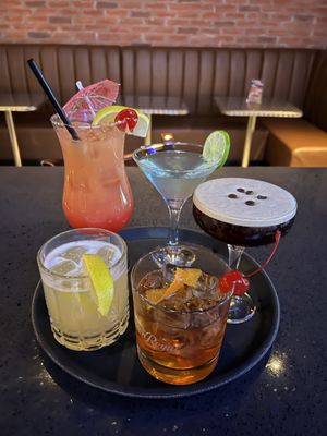 Carbon Bar and Grill by null