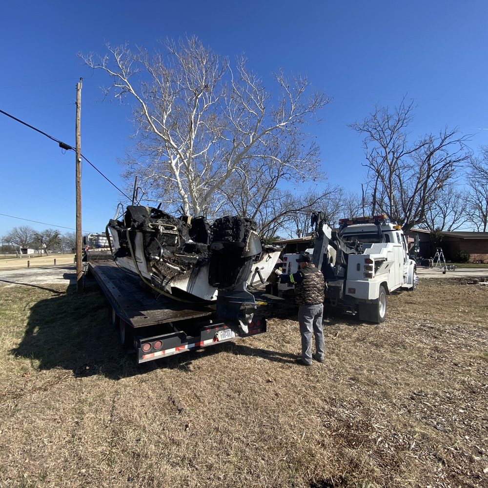 Rocha's Towing Service - Towing Near Me - Austin, Texas Rocha's Towing Service - Towing Near Me - Austin, Texas