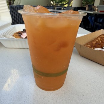 Awiwi - Freshly Squeezed Orange and Guava Juice - Korean Near Me - Honolulu, Hawaii