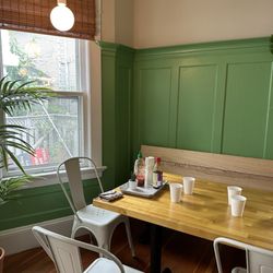 Lela's Bistro