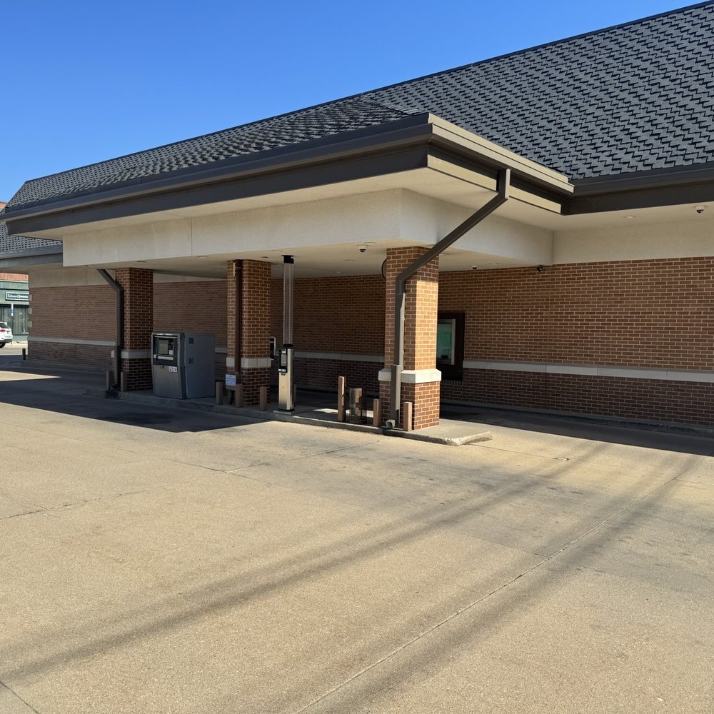 Pinnacle Bank - Banks & Credit Unions Near Me - Crete, Nebraska