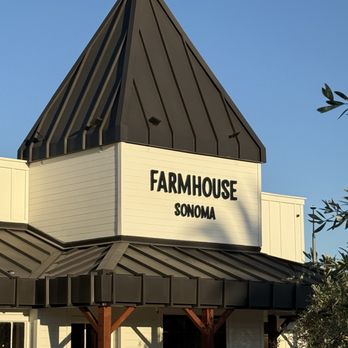 Sonoma Valley Farmhouse  - American Near Me - Sonoma, California