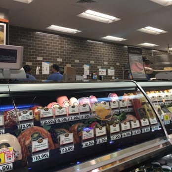 Harris Teeter - 6 Employees running around and busy - only ONE assisting customers!! - Grocery Near Me - Norfolk, Virginia