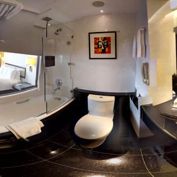 富豪機場酒店 - Bathroom of the superior room - Hotels Near Me - Hong Kong, HK 富豪機場酒店 - Bathroom of the superior room - Hotels Near Me - Hong Kong, HK