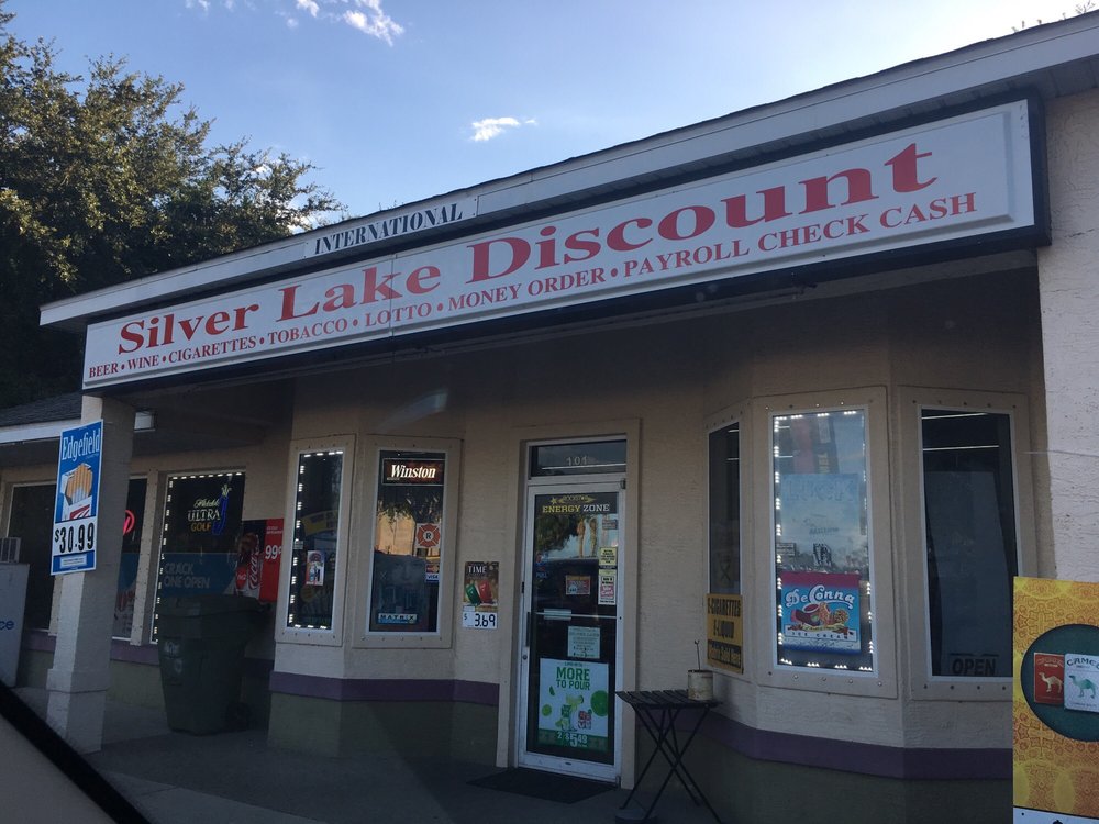 silver Lake Discount Logo