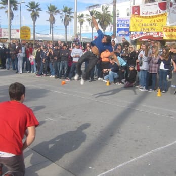 Venice Beach Boardwalk - Calypso Tumblers perform 12/08 - Beaches Near Me - Venice, California