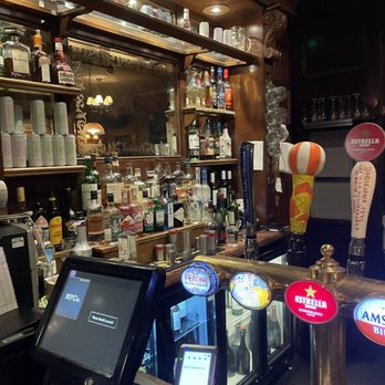 The Warwick Castle - Pubs Near Me - London, XGL The Warwick Castle - Pubs Near Me - London, XGL