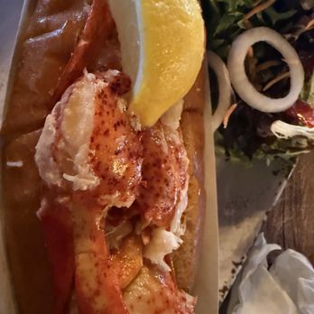 Lookout Tavern - Lobster roll - Seafood Near Me - Oak Bluffs, Massachusetts Lookout Tavern - Lobster roll - Seafood Near Me - Oak Bluffs, Massachusetts