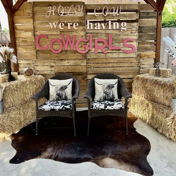 Country Charm Rentals - This beautiful baby shower features rustic backdrop and straw bales from country Charm Rentals. - Furniture Rental Near Me Country Charm Rentals - This beautiful baby shower features rustic backdrop and straw bales from country Charm Rentals. - Furniture Rental Near Me