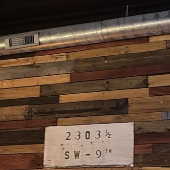 Angry Goldfish Pub And Eatery - Pubs Near Me - Des Moines, Iowa
