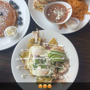 Broken Yolk Cafe - Chilaquiles Bowl, Lemon Ricotta Pancakes, Cali Breakfast Burrito - Breakfast & Brunch Near Me - Fullerton, California