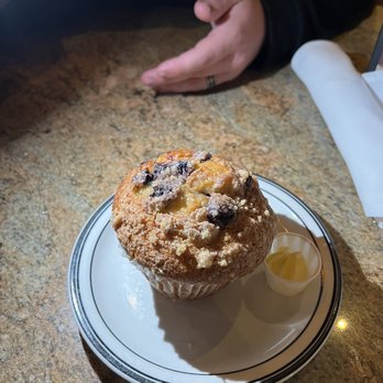 Mimi's Cafe - Blueberry Crumble Muffin - Breakfast & Brunch Near Me - Columbus, Ohio