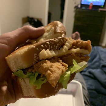Raising Cane's Chicken Fingers - Lol I replaced the bun with the bomb toast - Fast Food Near Me - Austin, Texas Raising Cane's Chicken Fingers - Lol I replaced the bun with the bomb toast - Fast Food Near Me - Austin, Texas
