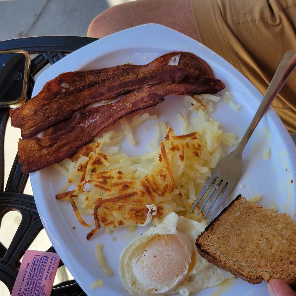 DONNA’S MAIN STREET DINER 29 Photos & 86 Reviews 207 W Main St