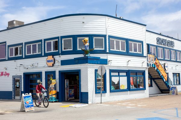 PB Shore Club by null