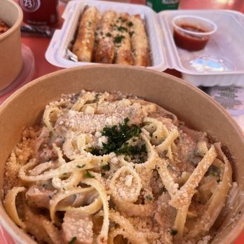 Pastaphony - Chicken fettuccine Alfredo - Italian Near Me - Fullerton, California Pastaphony - Chicken fettuccine Alfredo - Italian Near Me - Fullerton, California