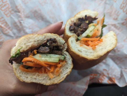 Nom Nom Bánh Mì by null